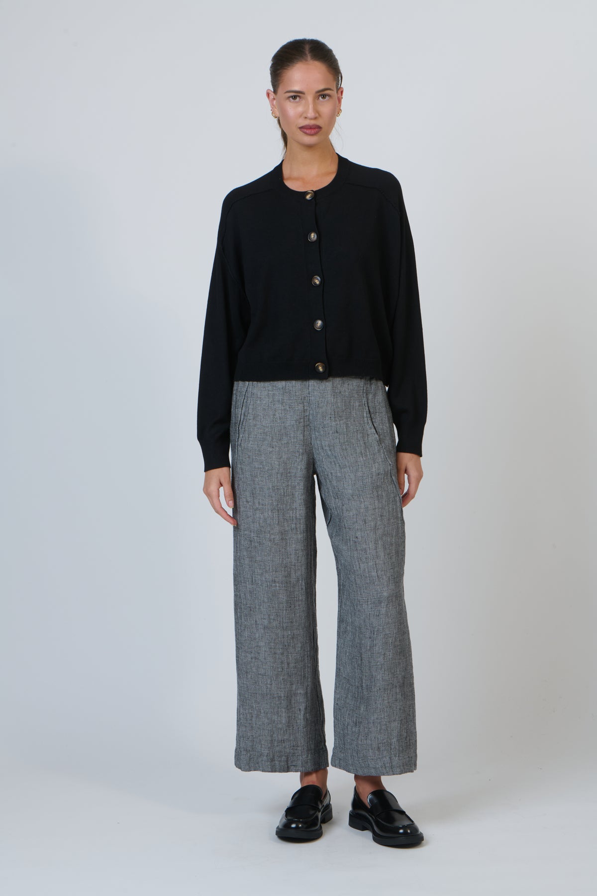 OJ-W40 Black Knit Cardigan