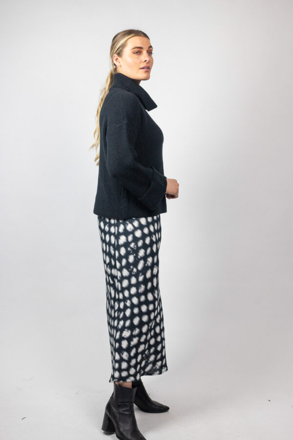 Cuffed Sleeve Jumper Black - Image 3